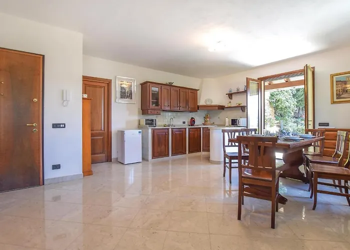 Casa Laura 펜션 Cisano sul Neva